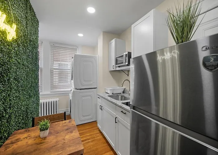 Highland Park Heritage Apartment *